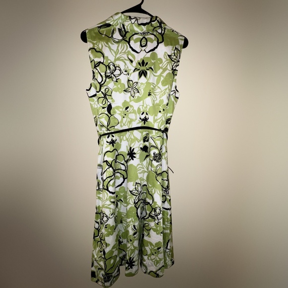 Josephine Studio Button Up Sleeveless Floral Dress - Picture 5 of 5